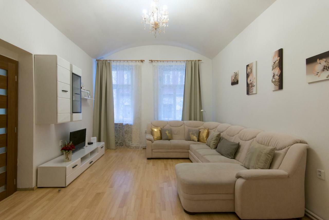 Spacious Apartment Near Wenceslas Square Прага Екстериор снимка