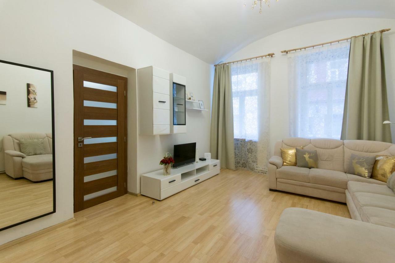 Spacious Apartment Near Wenceslas Square Прага Екстериор снимка